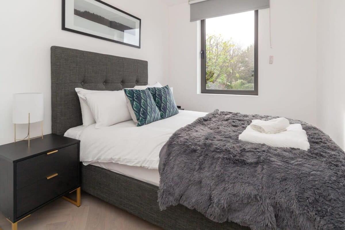 Modern 2 Bedroom Apartment In Wimbledon London Exterior photo