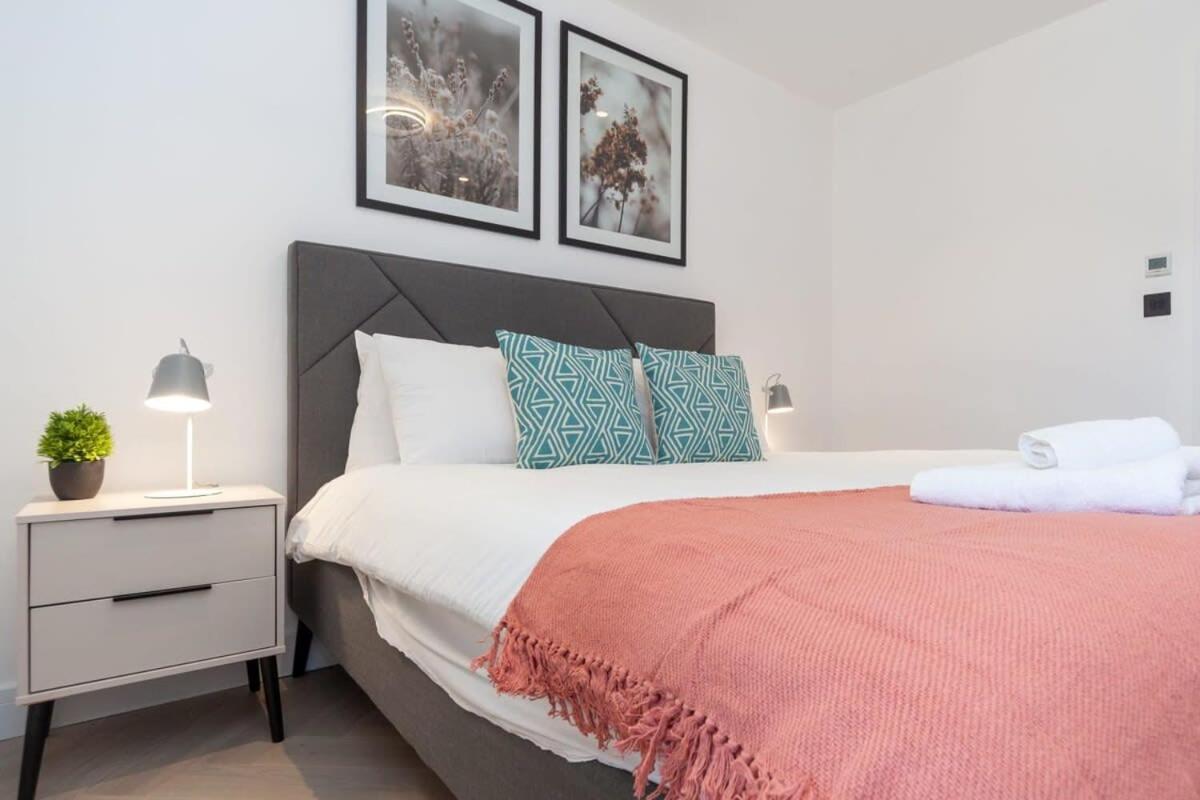 Modern 2 Bedroom Apartment In Wimbledon London Exterior photo